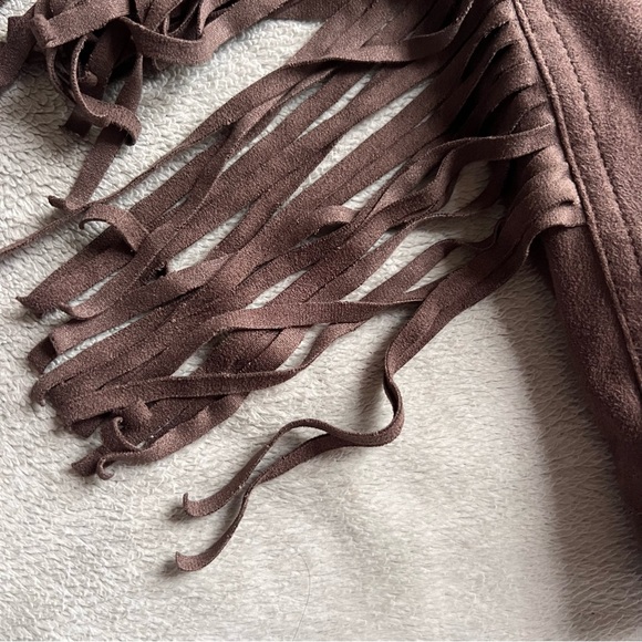 Abercrombie & Fitch Faux Suede Fringe Cropped Festival Jacket Stone Gray Medium - Picture 5 of 13